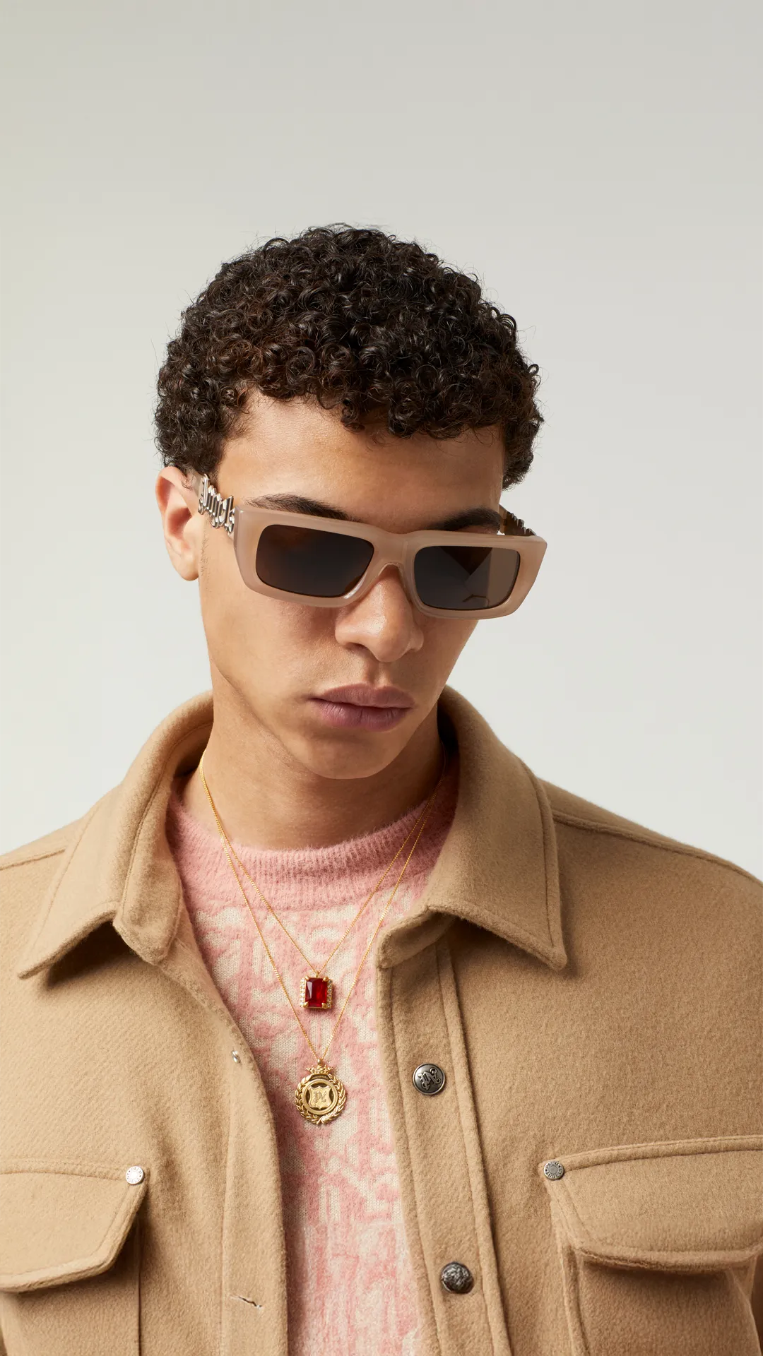 colore pantone 2025 mocha mousse 